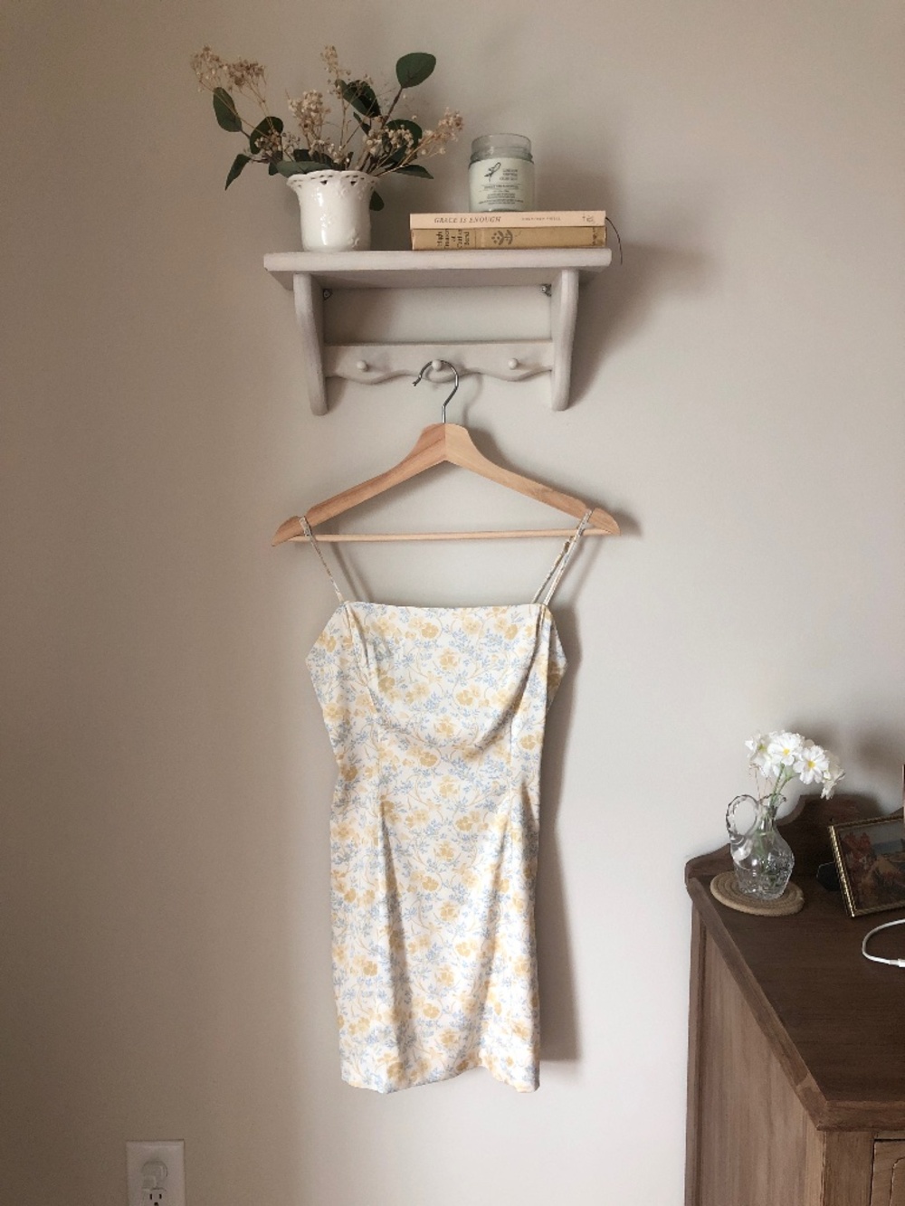 Sunday Best Aritzia - Satin Floral Mini Dress - Size 2